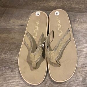 Hey Dude Sz11 Sami Sox beige Sandals